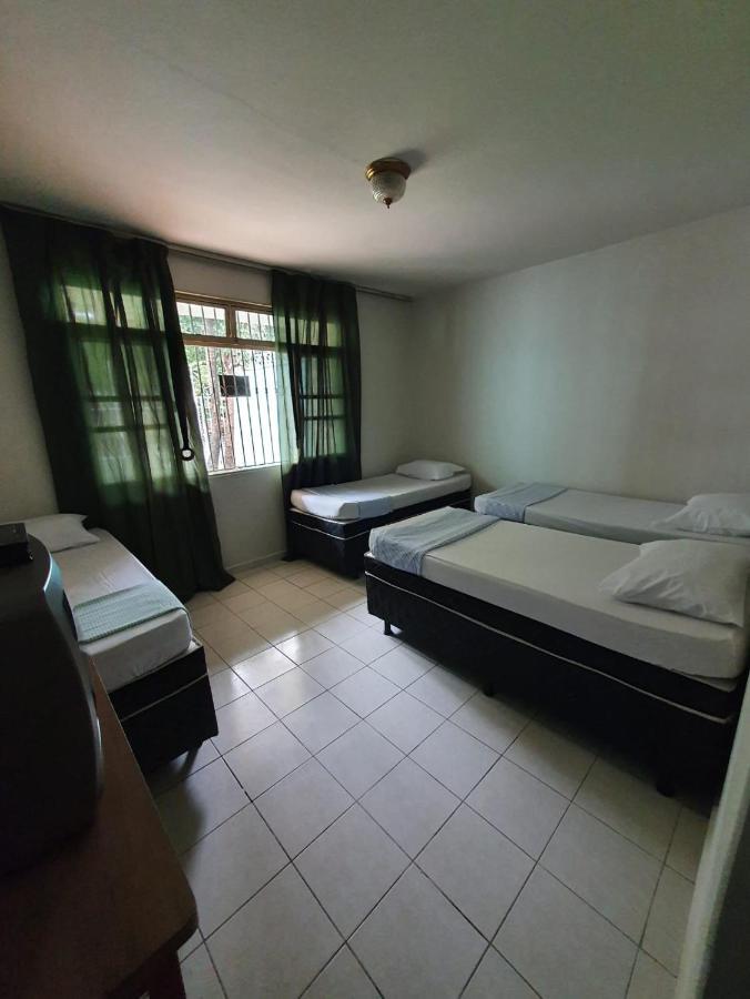 Hostel Umuarama Uberlandia Exterior photo